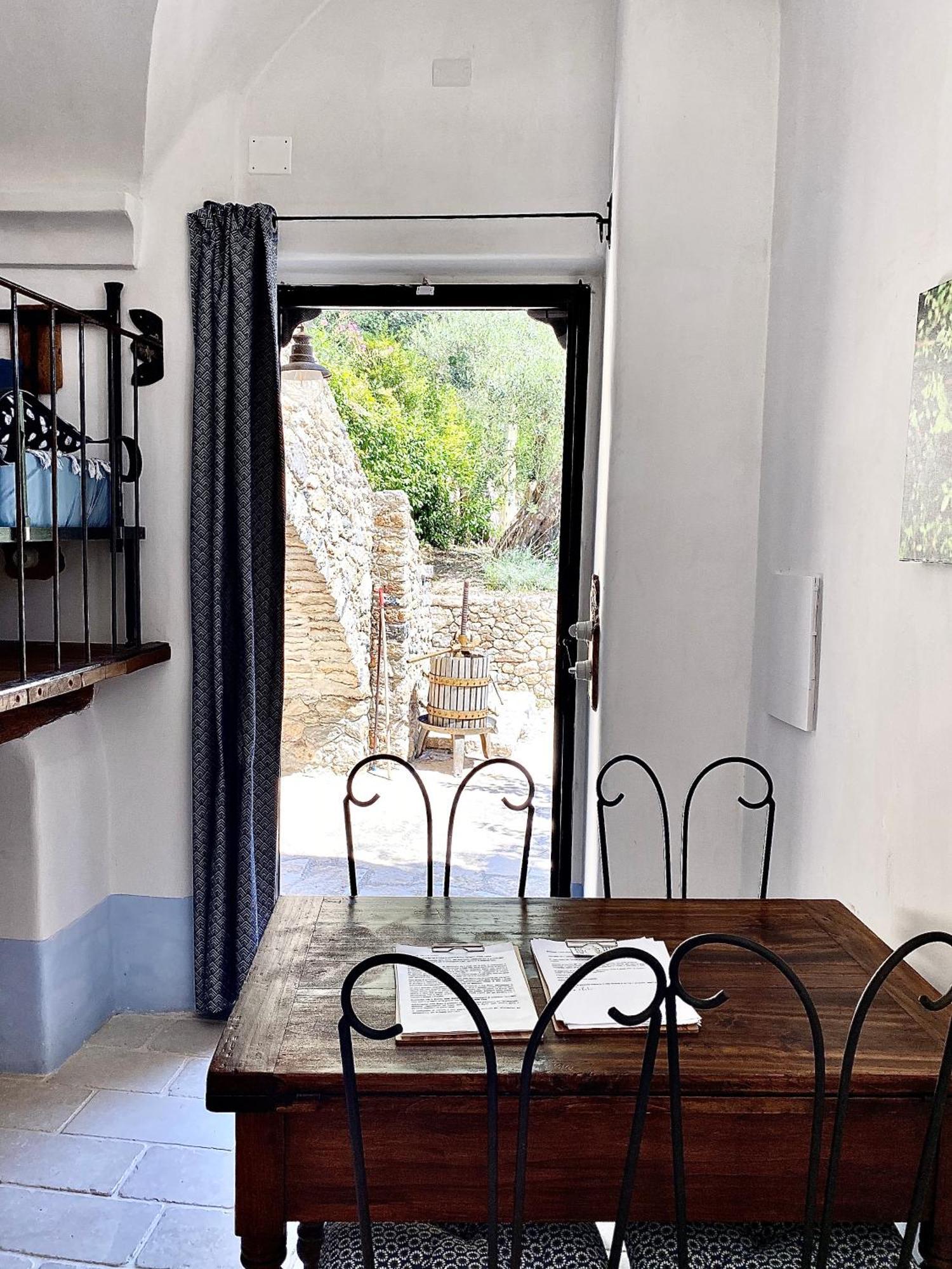 Casa Vacanze A Lea L'Ua Finale Ligure Room photo